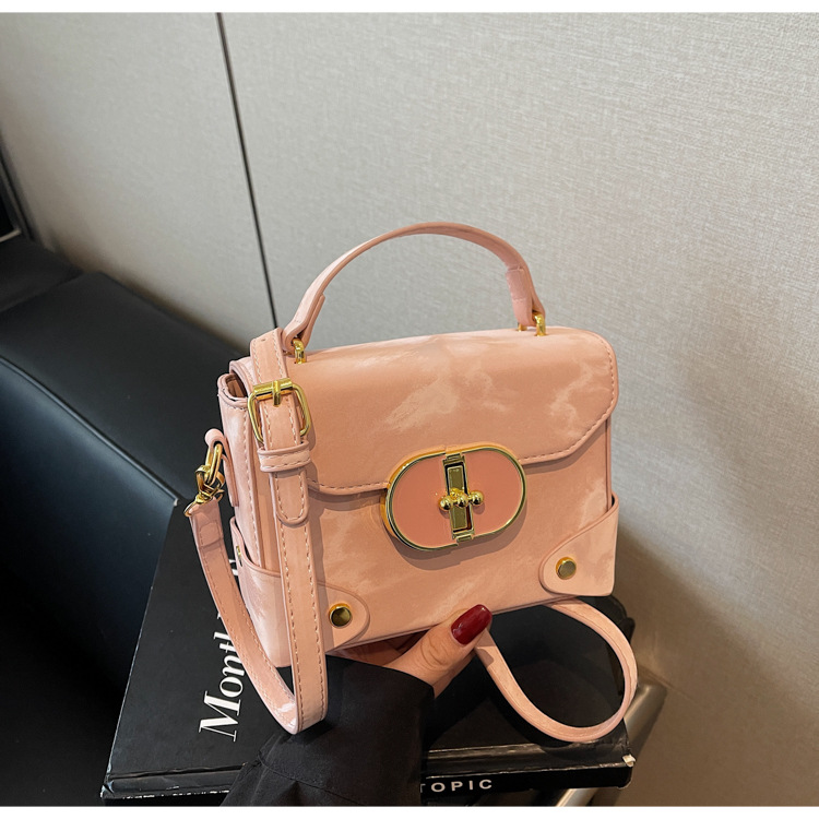 Fashionable and trendy small bag 2025 new women's bag, summer casual and simple crossbody bag, hand-held texture small square bag undefined