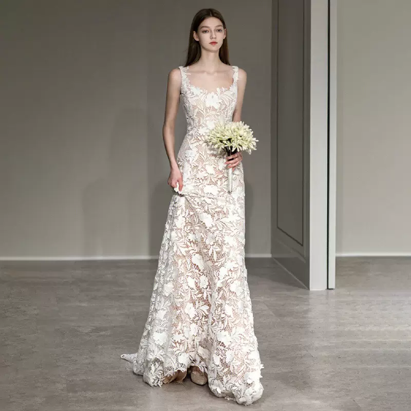 高级感白色蕾丝吊带轻婚纱重工轻奢拖尾鱼尾裙修身显瘦订婚晚礼服
