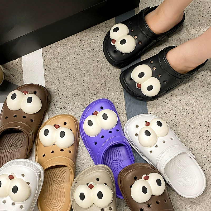 Летние 2024 пещерные туфли женские новые милые носки на пляже мягкое дно дикие мультяшные медсестры Баотоу холодные тапочки женские