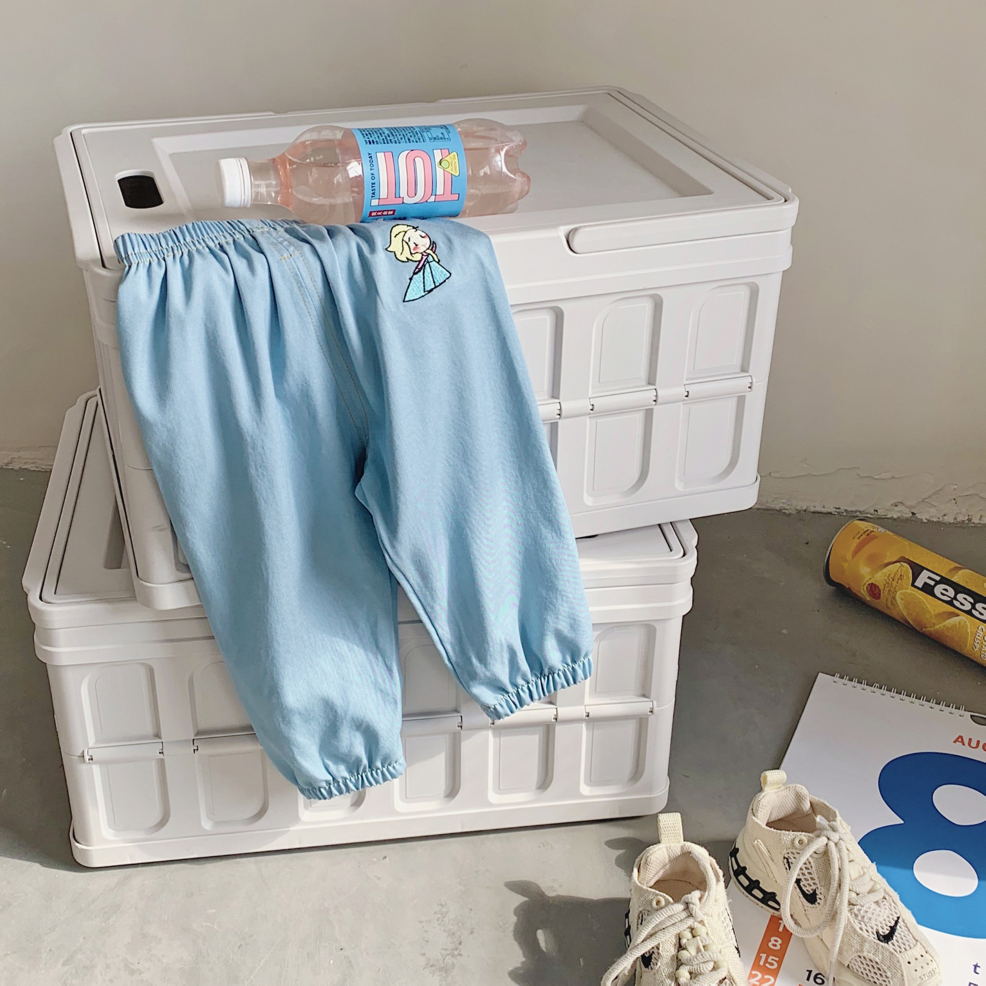 8B03EFA9-4B16-4091-BEAC-0B90EF