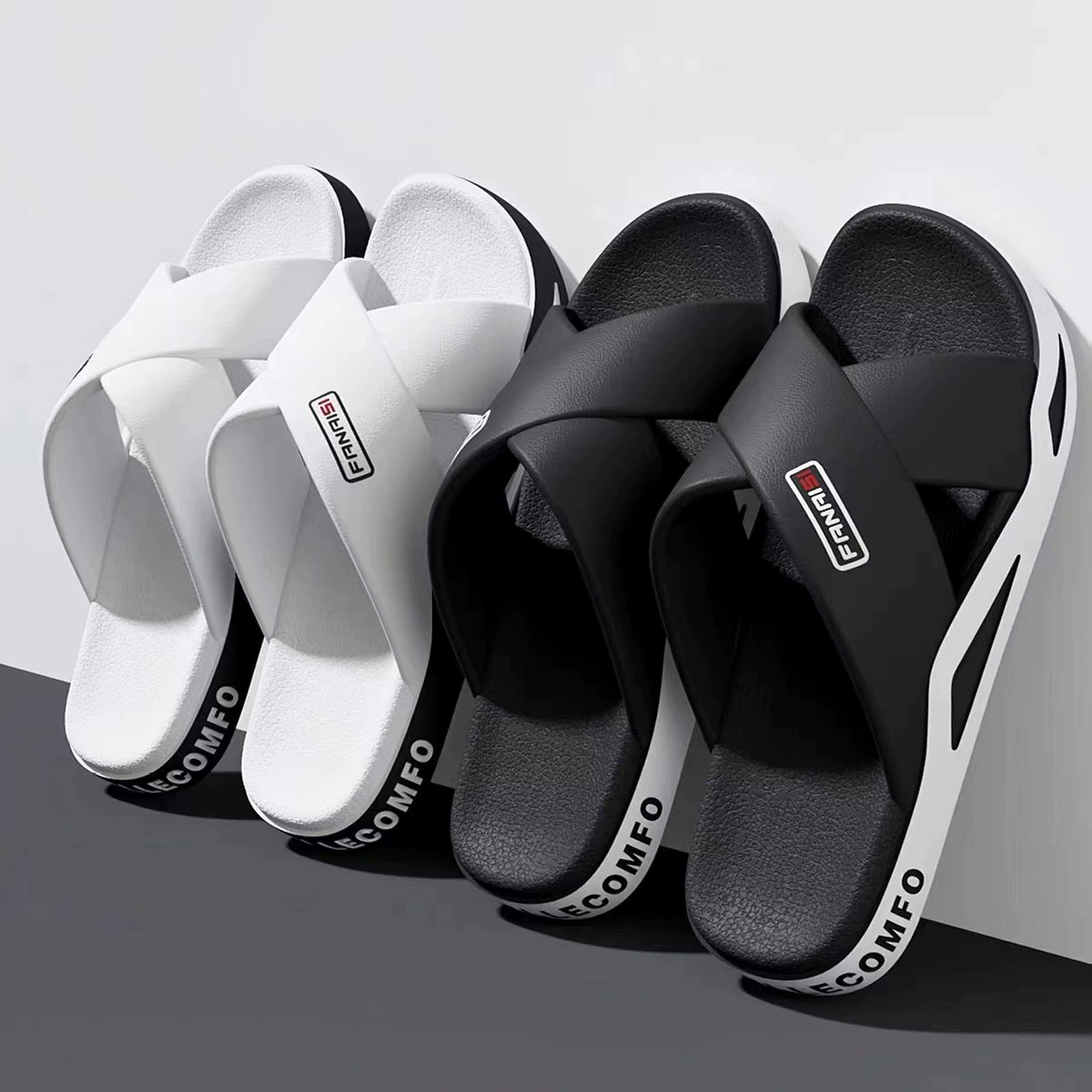 Трансграничная оптовая продажа новых мужских тапочек с перекрестными ремешками для ношения на открытом воздухе, повседневные мужские тапочки, пляжные модные сандалии и тапочки на экспорт.