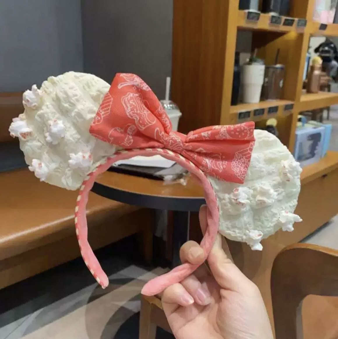 Diadema de Mickey con palomitas de maíz