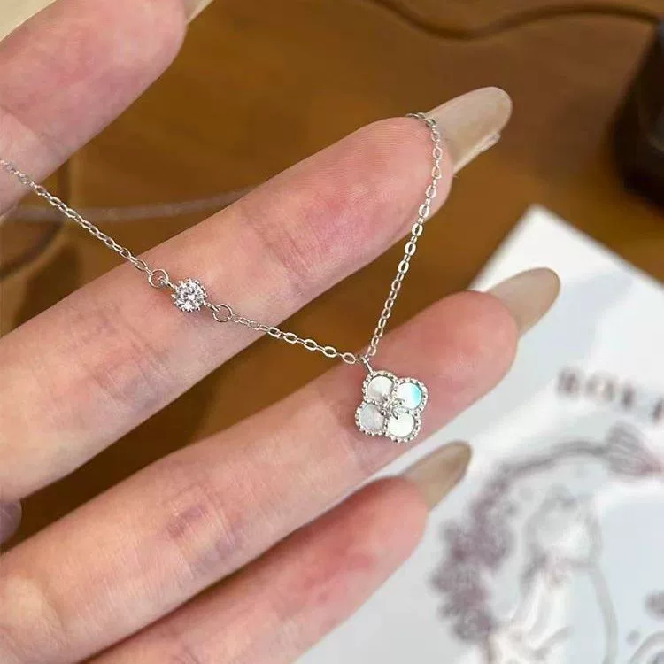 П pendant цепочка для ключицы?