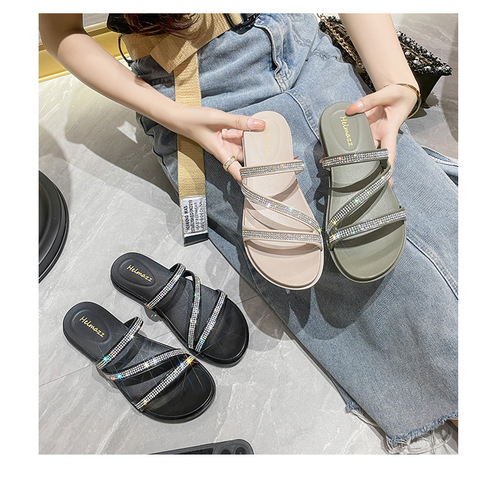 Ladies sandals for summer outdoor wear, mud-feeling slippers with flat soles, fashionable one-piece flip-flops, beach shoes and cool slippers for women, stall shoes