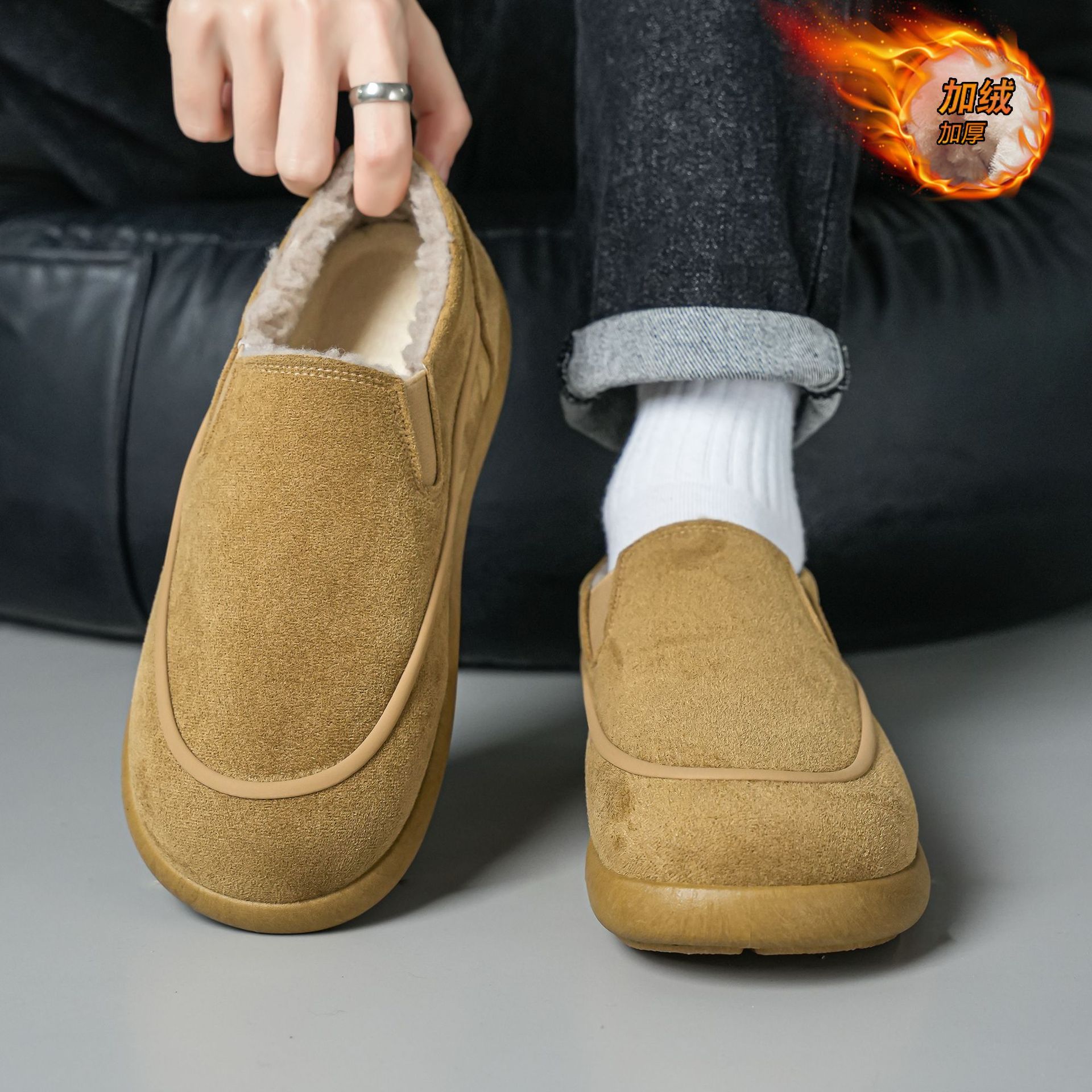 Zapatos de invierno de lana gruesa, calentamiento, moda, zapatos de algodón de un pie, 2025 nuevos zapatos de hombre