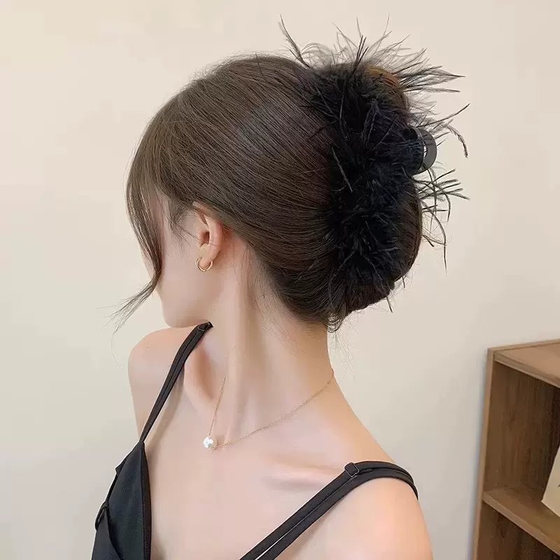 韩版ins风羽毛抓夹高级感发夹女鸵鸟毛发夹后脑勺毛绒鲨鱼夹发卡