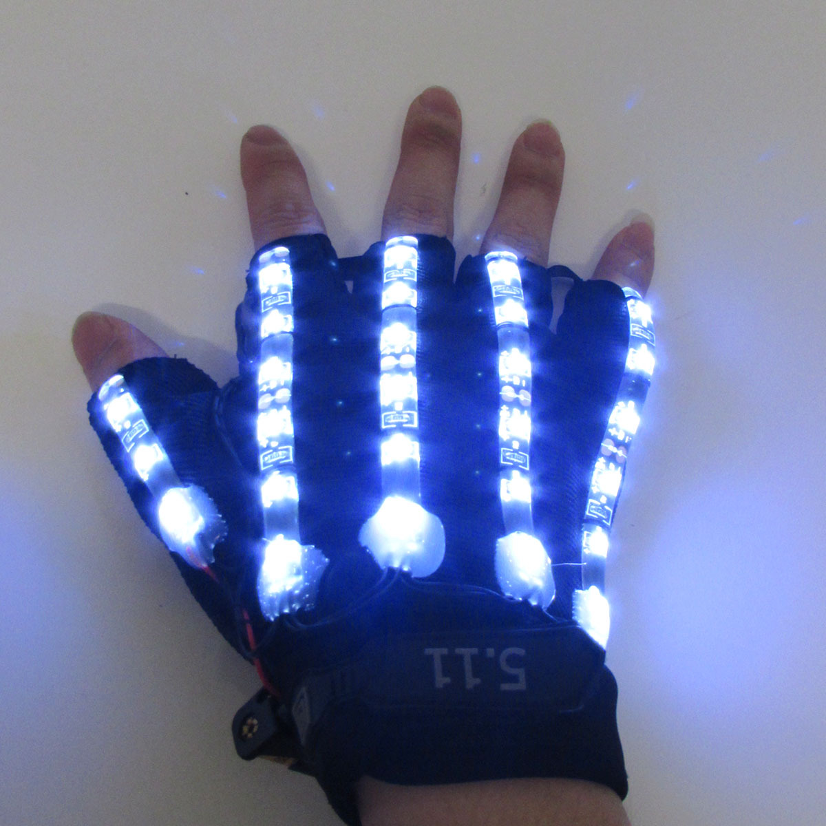 #149  12V按钮-LED金刚狼手套