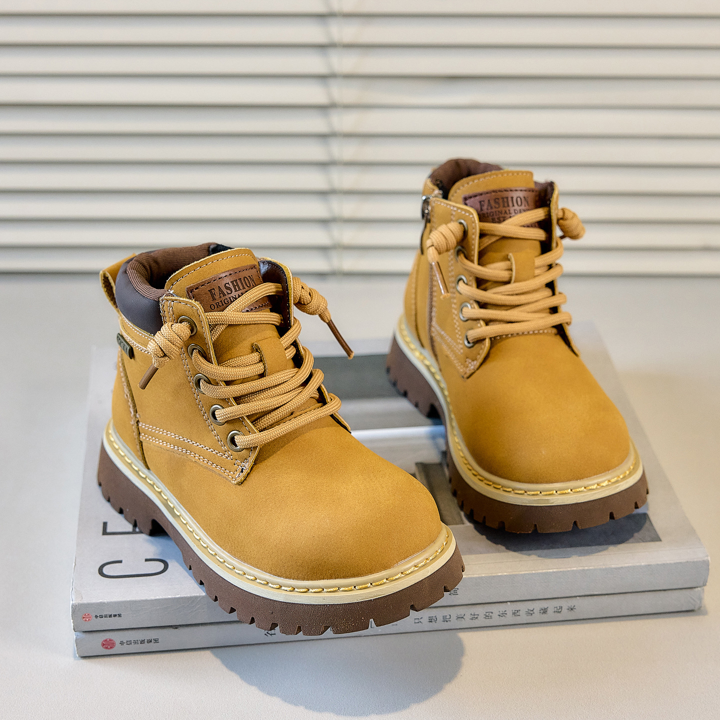 2025 Autumn and Winter New Kidsren's Boots Fleece-Lined Korean Style Girls' Short Boots British Style Boys' Small Yellow Boots Soft Sole Single