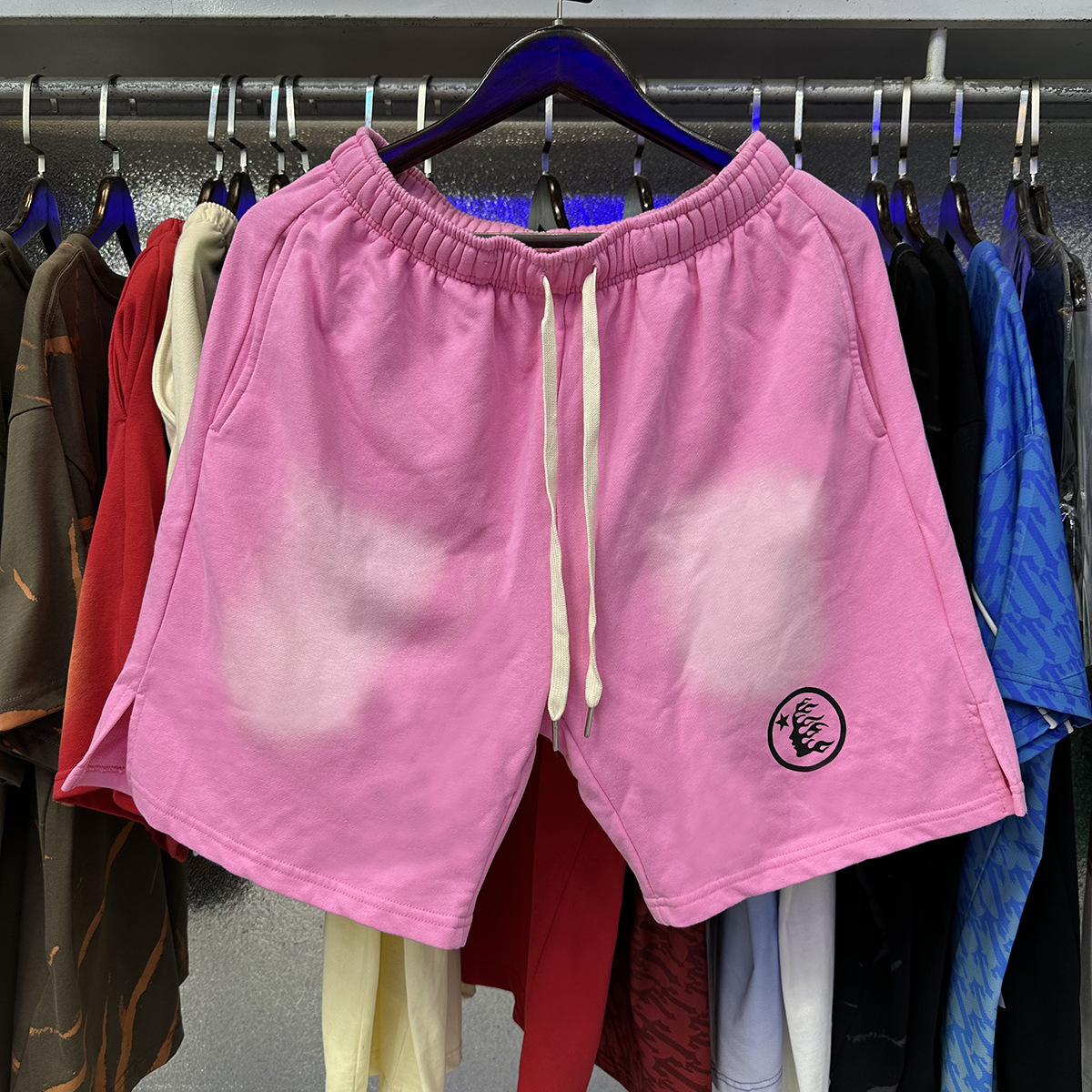 Hell Star lavando y desgastando pantalones cortos casuales 2024 verano nuevo estilo marca de moda europea y americana hip-hop pantalones de cinco puntos hombres y mujeres