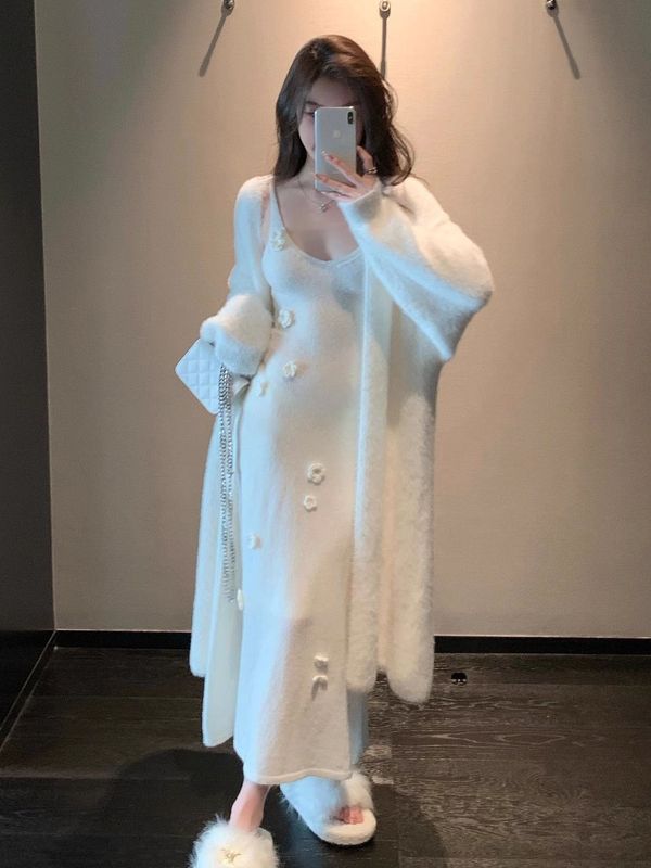 早秋秋冬穿搭温柔风白色名媛吊带连衣裙长款显瘦毛衣裙套装两件套|undefined