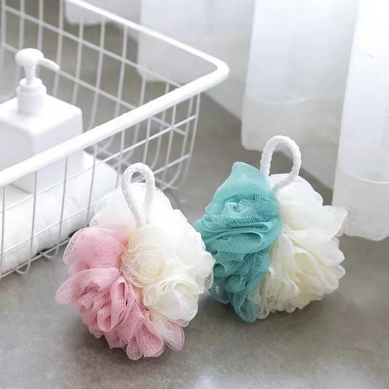 Ventas directas de la fábrica 40g gran bola de baño doble color a juego suave baño espalda frotando baño flor color espuma Toalla de baño neto