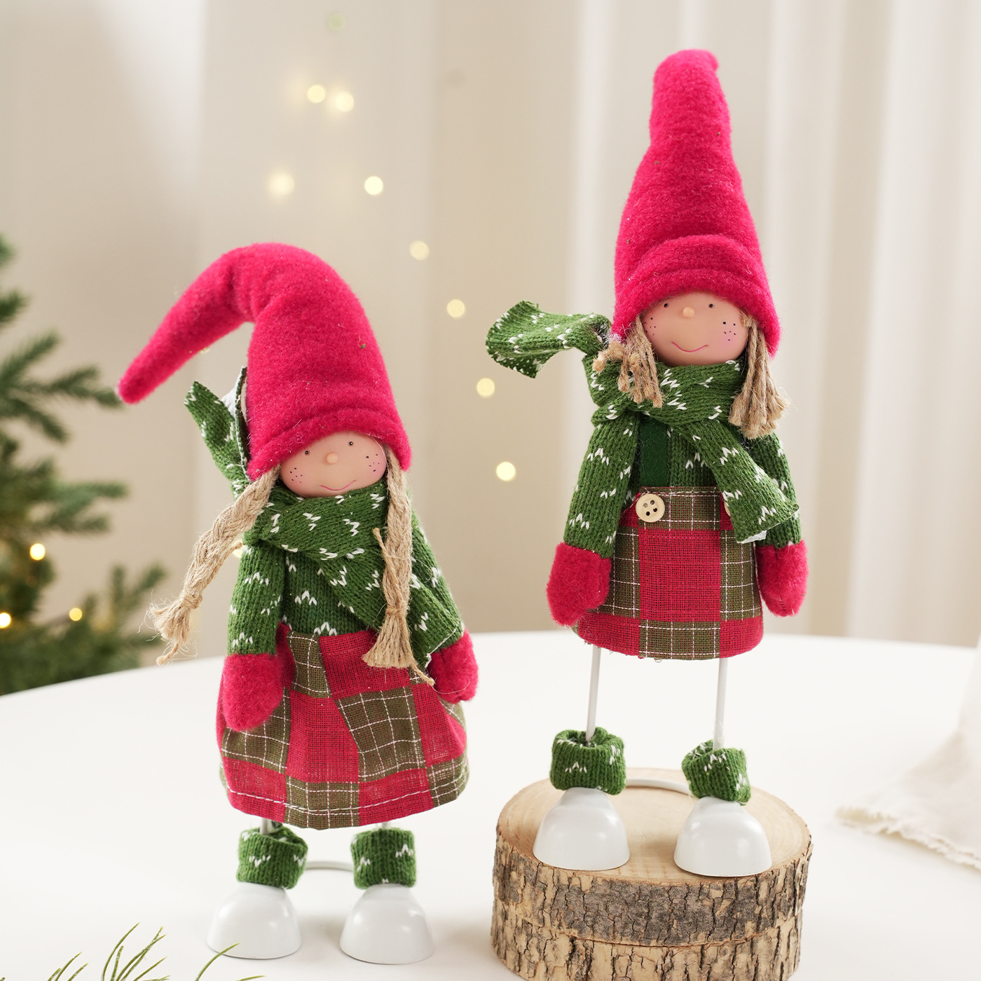 Tejora de la niña adornos de pie rojo verde creativo bufandas enanos muñecas de hierro forjado muñecas de decoración de escritorio
