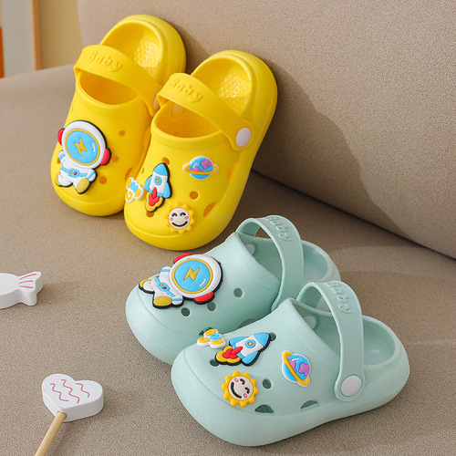 Boys' and Girls' Outdoor Clog Shoes with Closed Toes, Breathable & Non-Slip Summer Sandals—Lightweight, Soft-Soled Beach Flip-Flops
