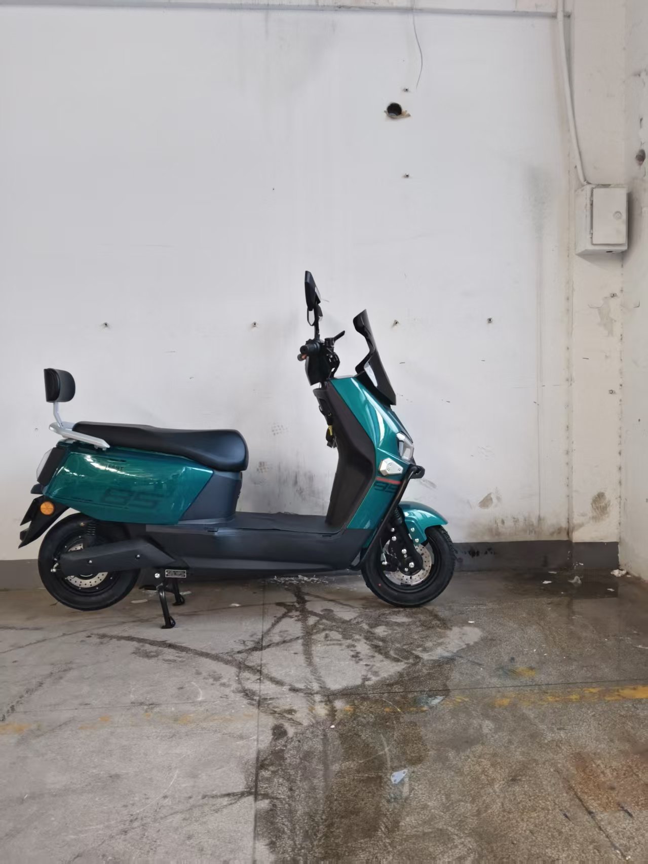 Fengshen Electric Vehicle 72V Long-Range Electric Motorcycle Export Commuter Vehicle High-Power Scooter