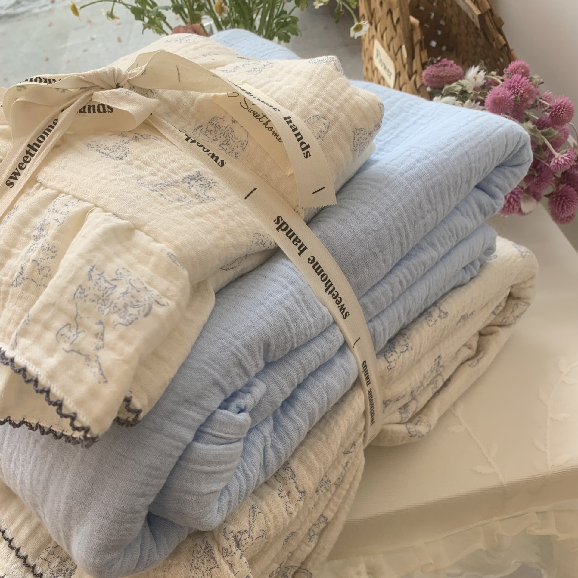 Class A pure cotton wrinkle yarn four-piece set baby-grade double-layer yarn cute kitten quilt cover double bed soft ruffled