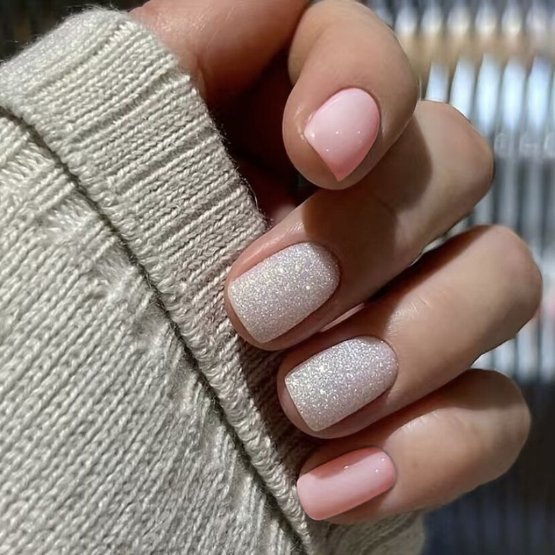 Casual Girl Wears Nails, Sweet and Cute Ice Transparent Glitter Ins Manicure, Fake Nails, Finished Products Wholesale