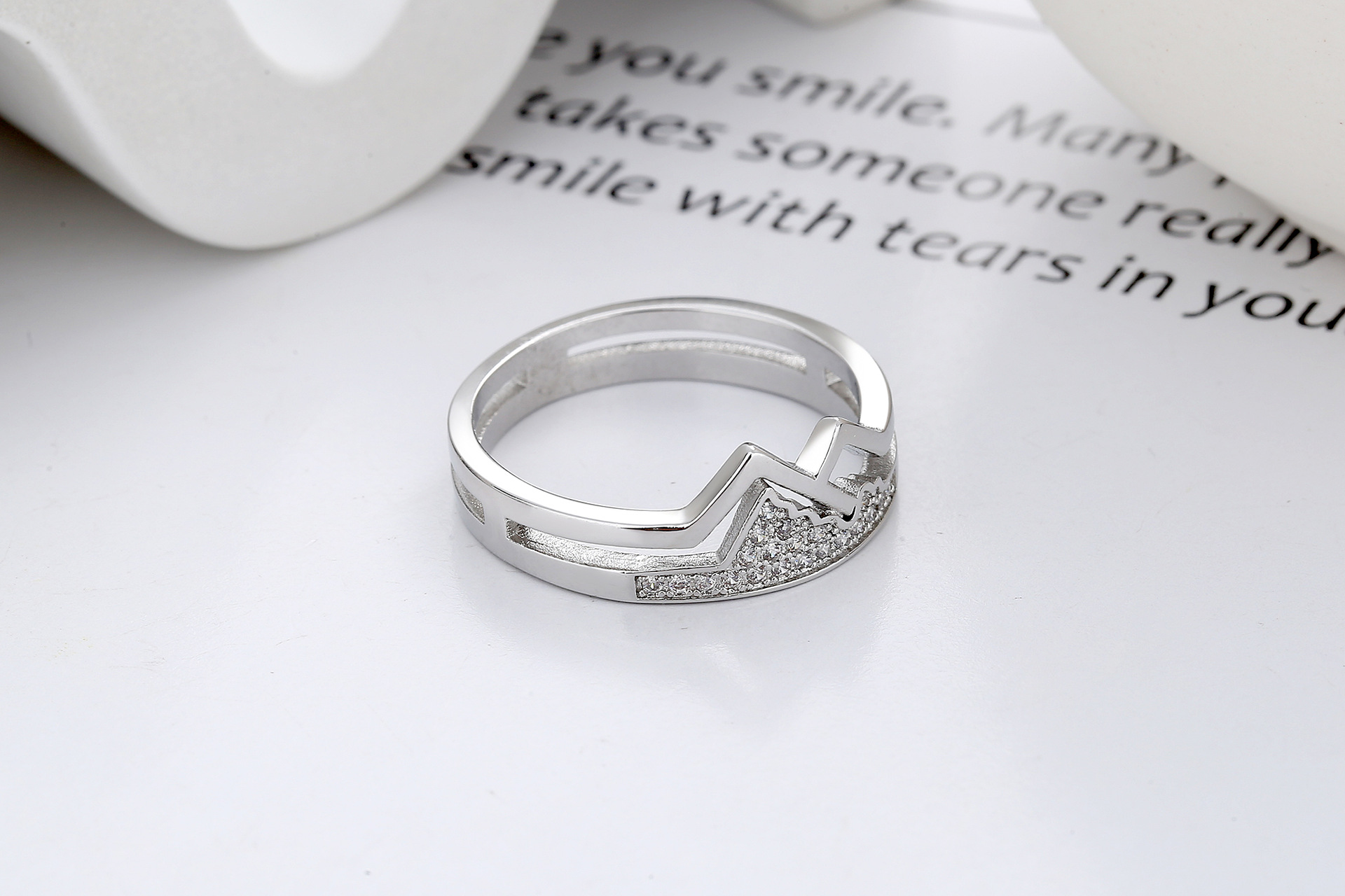 Élégant Le Cuivre Montagne Placage Incruster Zircon Femmes Anneaux display picture 2