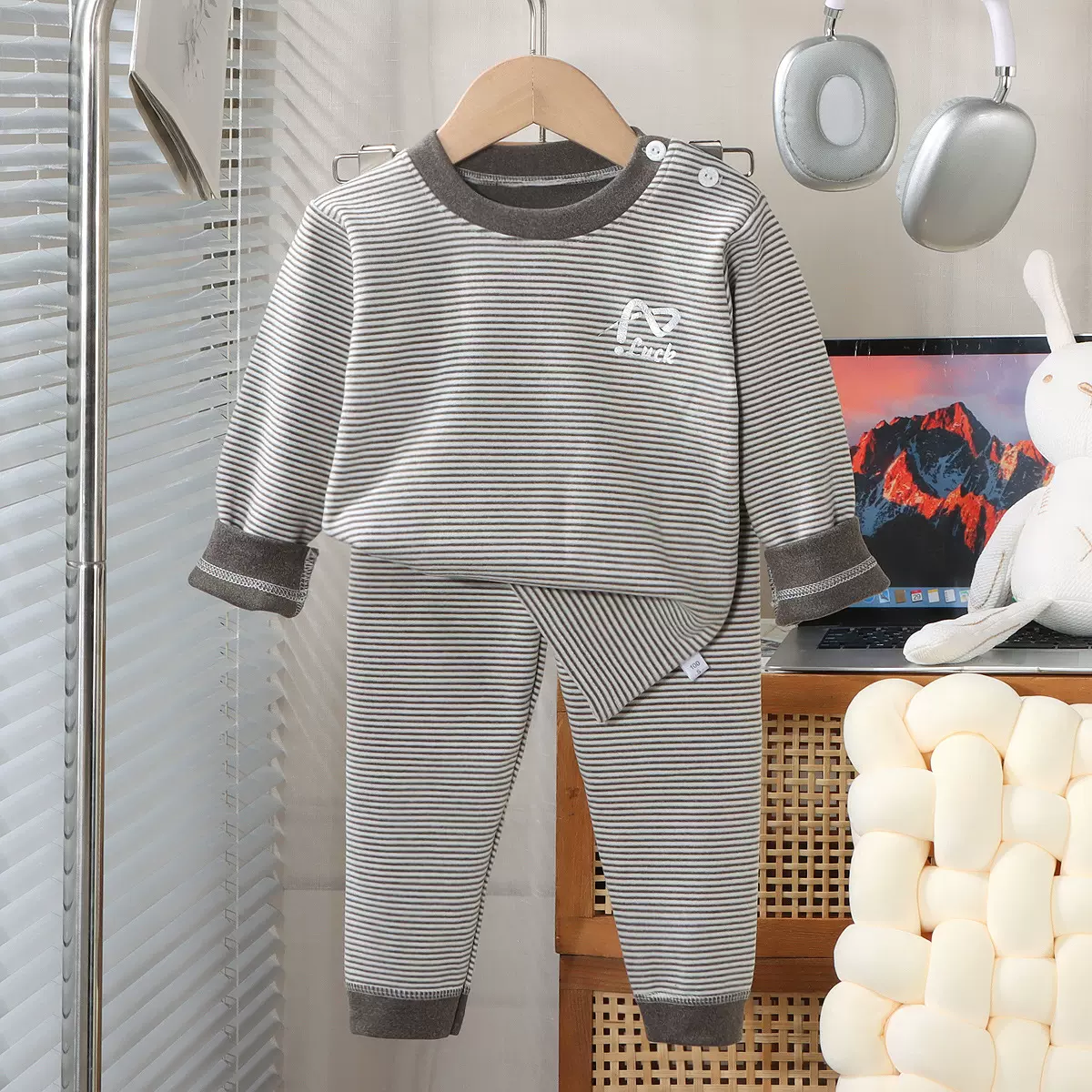 儿童羊毛保暖内衣套装宝宝蚕丝秋衣秋裤中大童冬双面磨毛睡衣批发