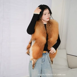 皮草;生皮、毛皮;女式马甲