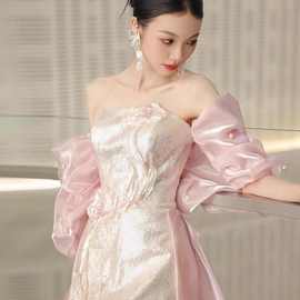 新中式超仙晨袍女新娘抹胸感粉色订婚礼服裙绝美千金风敬酒服