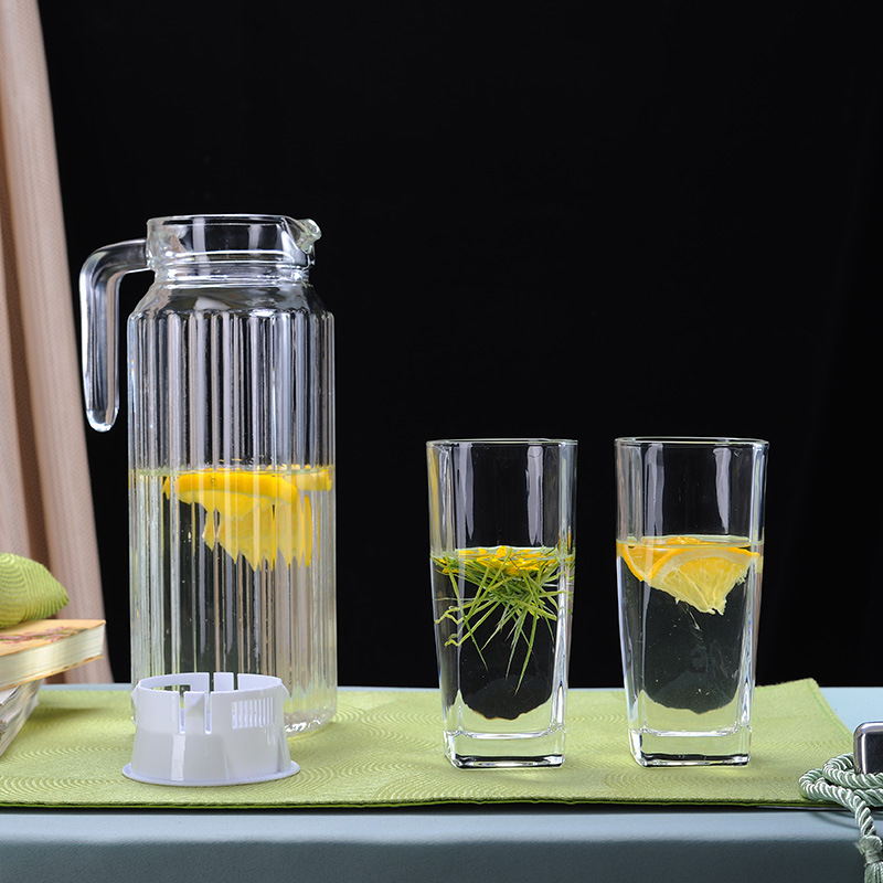 Insulated cover water carafe household thick large capacity juice cold drink beer pitcher glass cooler carafe