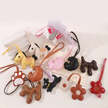 爆款创意卡通pu猫爪牛角包挂饰皮革撞色小花汽车钥匙扣挂件批发