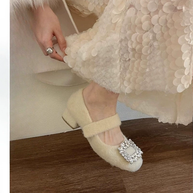 Волосатые туфли для женщин на улице 2024 осень и зима новый нежный французский темперамент фея толстый каблок плюс бархатные туфли Мэри Джейн