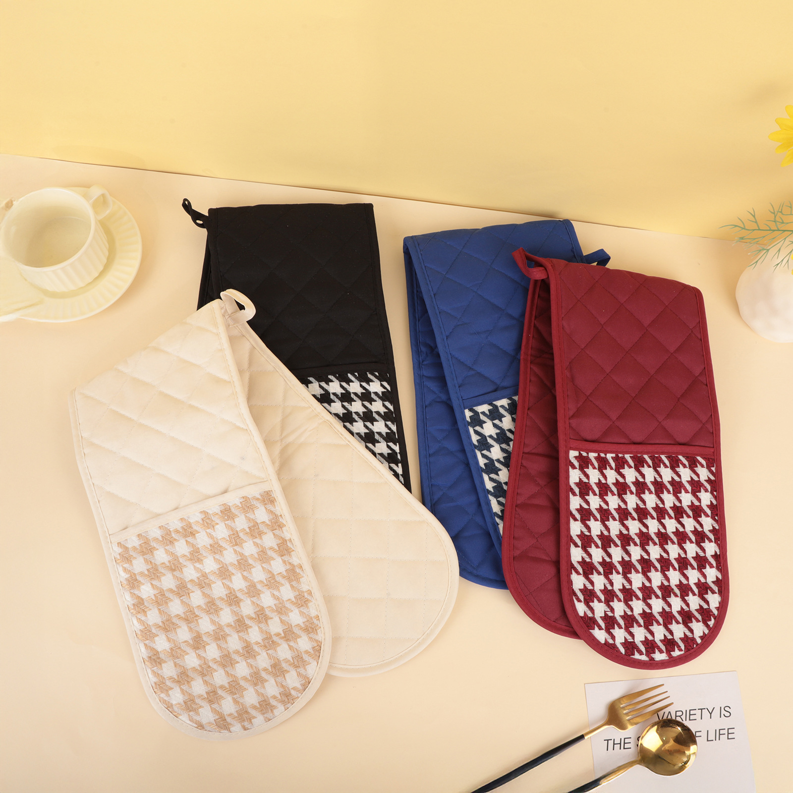 가정용 주방 오븐 장갑용 일체형 물떼새 격자 긴 단열 패드 장갑 및 전자 레인지 단열 패드 재고 있음