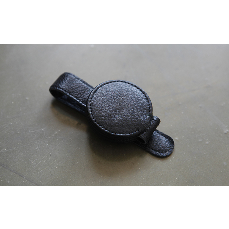 Simple and Portable Magnetic Car Glasses Holder Car Interior Leather Storage Clip Car Sunglasses Clip Bill Card Holder Trendy