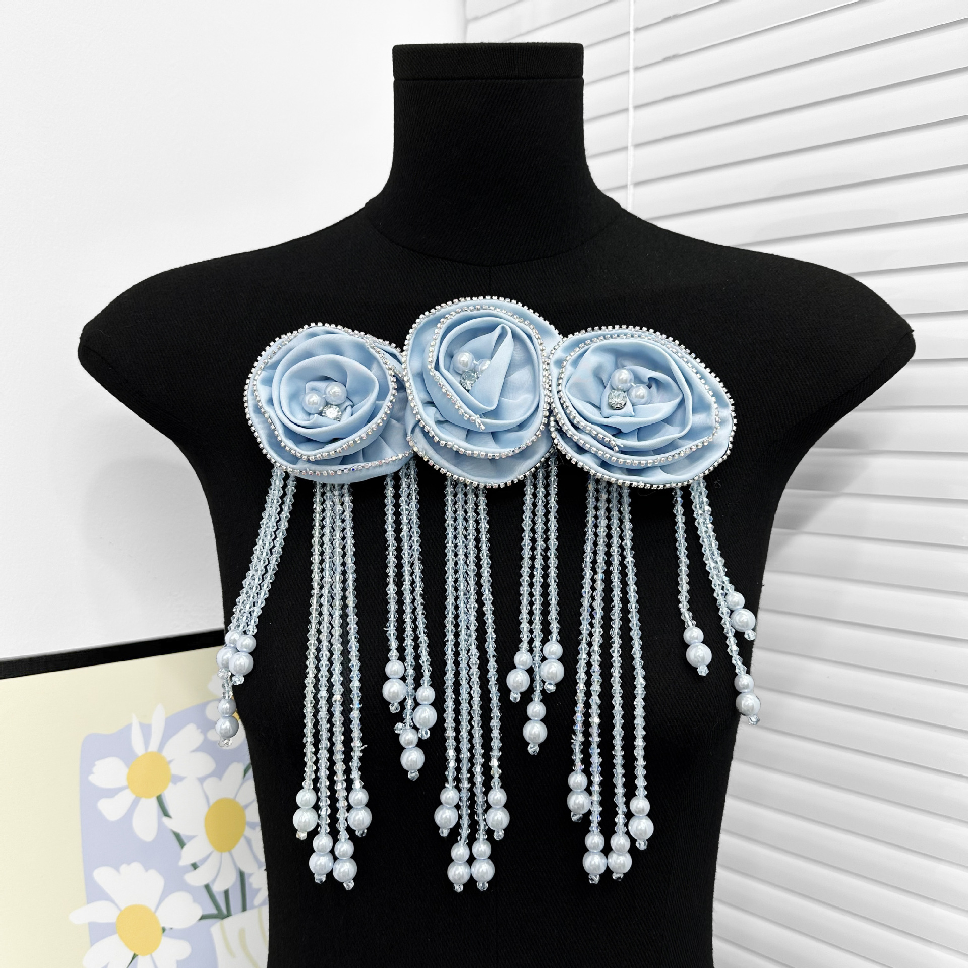 Transfronteriza industria pesada diamante bordado tela tridimensional rosas bordado pecho dulce choker cheongsam accesorios de vestido