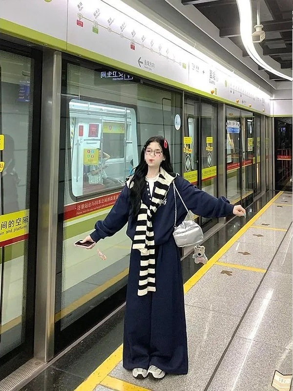 秋季套装2025新款女韩系出游氛围感穿搭假两件卫衣休闲裤子两件套|undefined