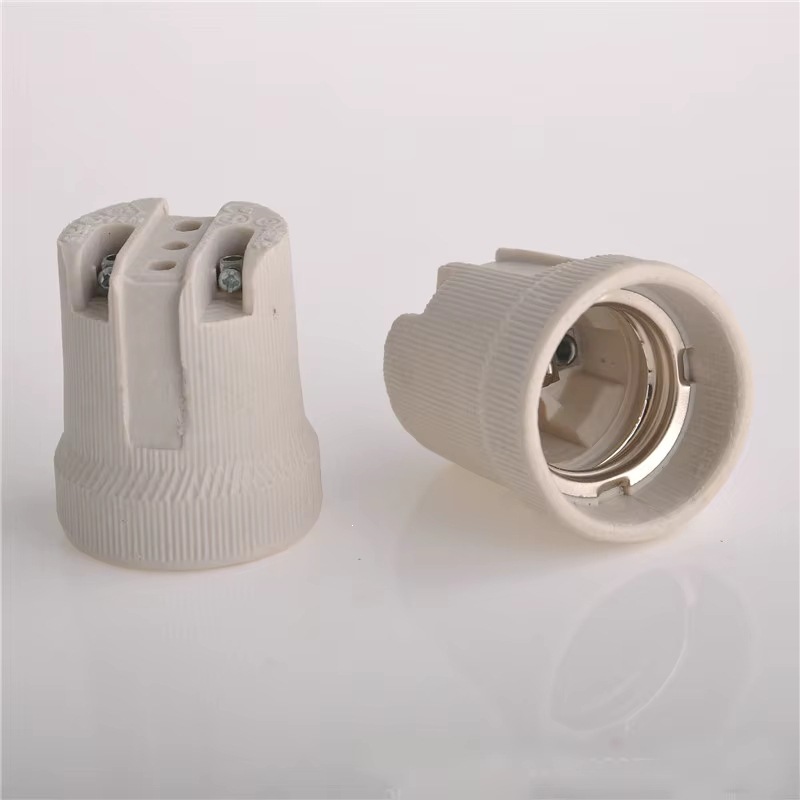 F519 E27 soporte de lámpara de cerámica resistente a altas temperaturas 250V 600W soporte de lámpara aislante grueso suministro directo de fabricantes