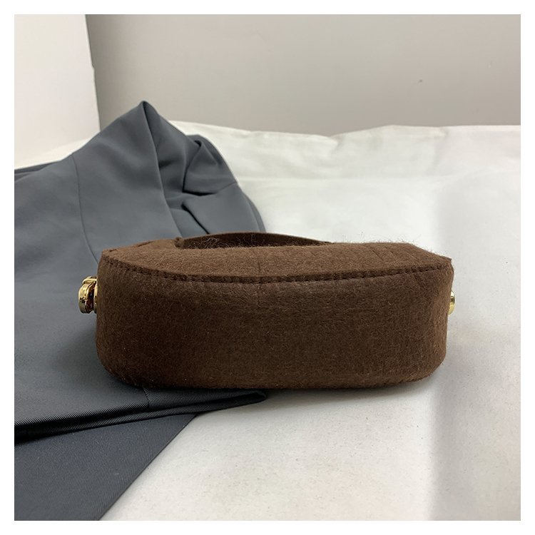 198g Weight Nylon Lining Material Sewing Thread Fashion Element Zipper Closure Type Single Shoulder Strap Strap Type Handbag Bags Type Holiday, Daily Occasion Polyester Material Solid Color Pattern All Seasons Season Women's Gender Classic Style, Streetwear Style Square Shape Medium Size Women's Medium Polyester Solid Color Classic Style Streetwear Sewing Thread Square Zipper Handbag 22
