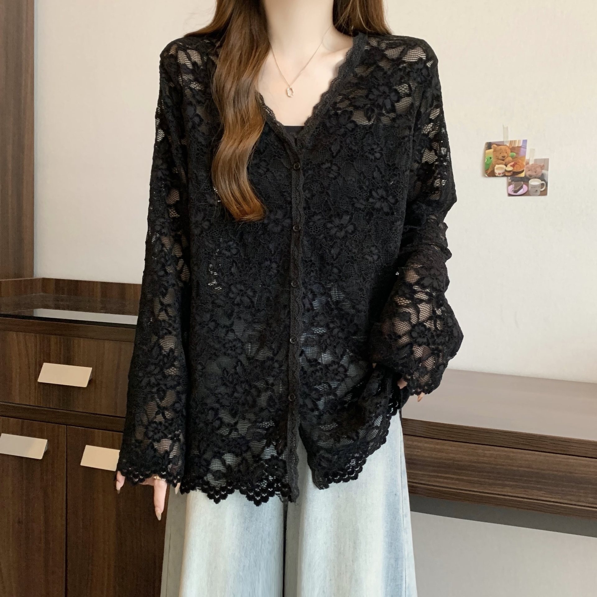 French V-neck hook-up hollow lace shirt for women with autumn and…