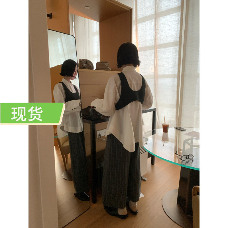 Mona Minimalist Large U-Neck Air Layer Black Vest/Slightly Loose Shoulder-Drop Slightly Cinched Waist Liquor Bottle Shirt Mona Minimalist Large U-Neck Air Layer Black Vest/Slightly Loose Shoulder-Drop Slightly Cinched Waist Liquor Bottle Shirt
