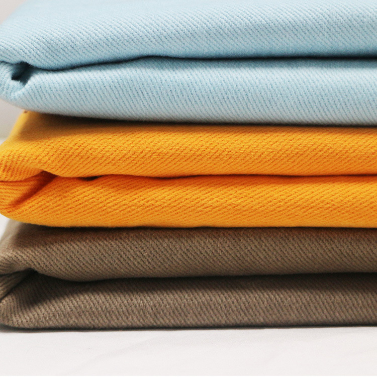 Ventas al por mayor de alta calidad teñida de tela de algodón blanco puro camisa de hombre ropa