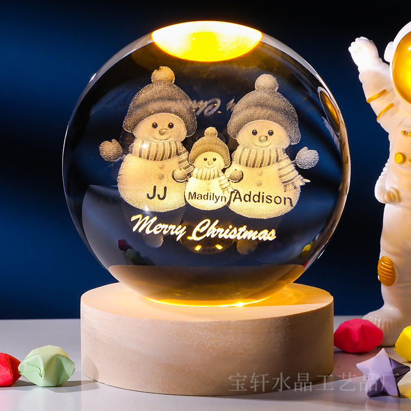 Bola de cristal al por mayor galáctica bola de cristal tallada interna 520 Qixi Navidad noche lámpara adornos de cristal