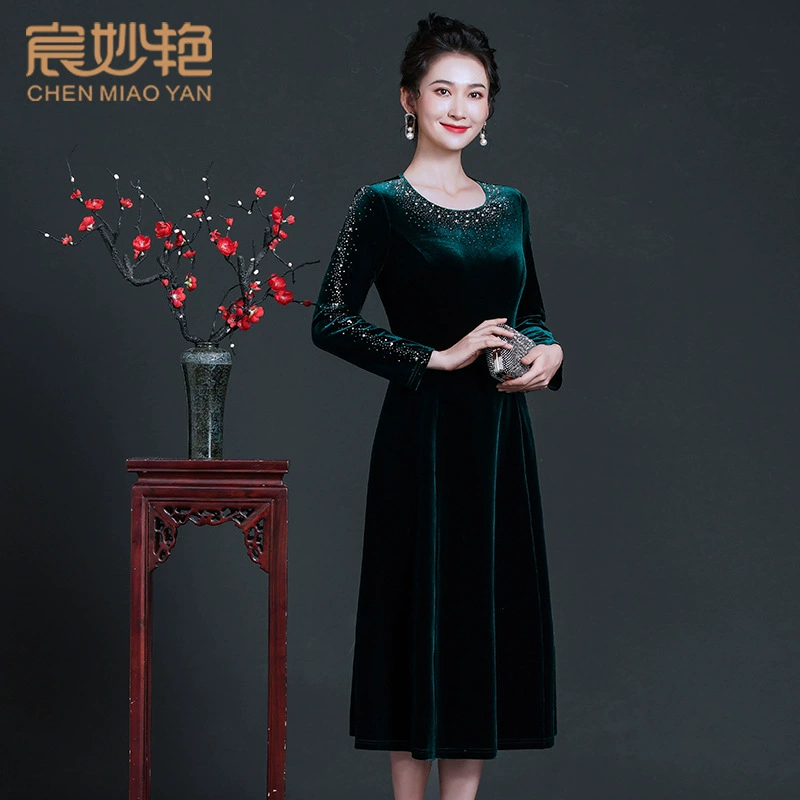 2025 весна и осень новый золотой бархатный платье для мамы