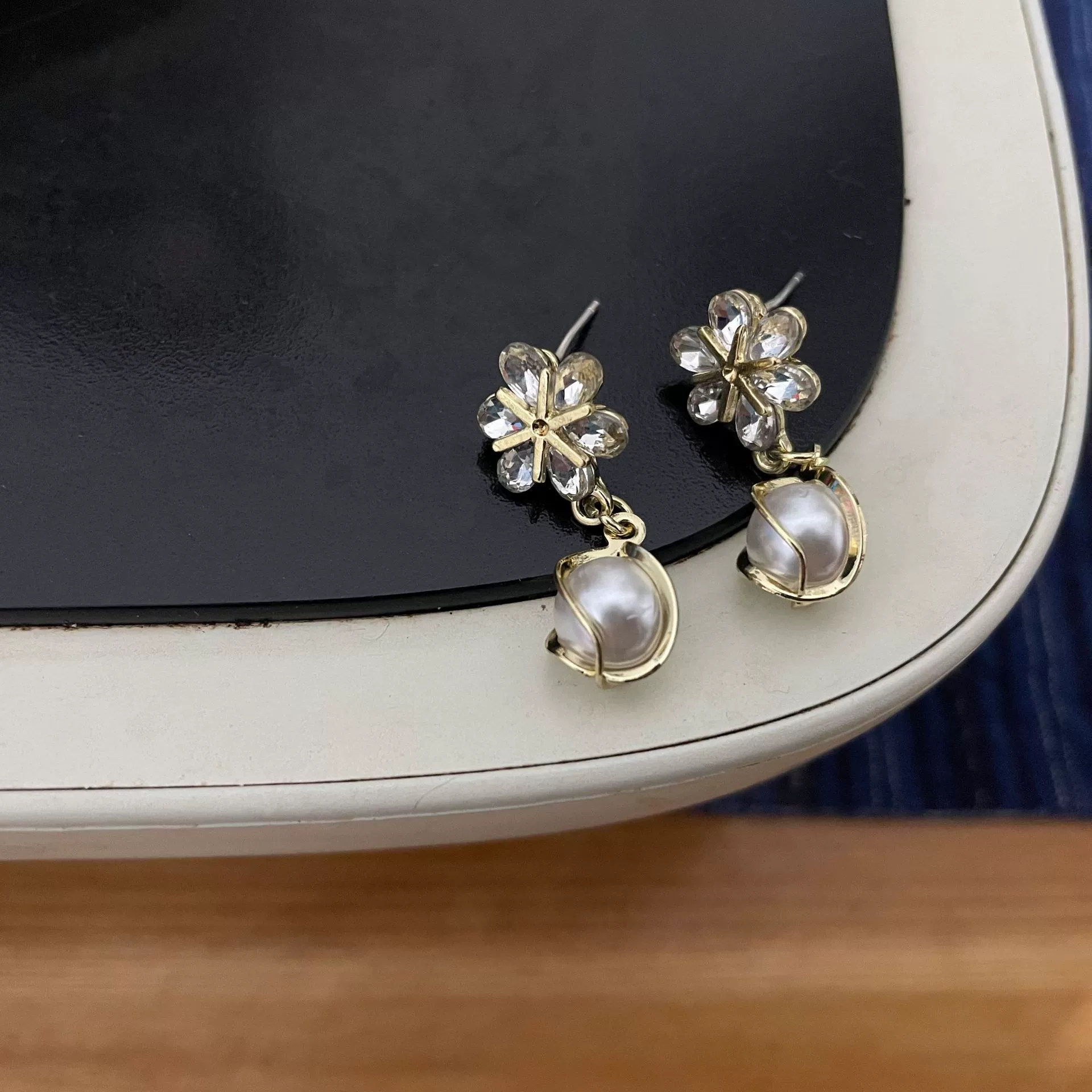 Earrings with zircon with bow, silver 925 sample, cat's eye, internet celebrity