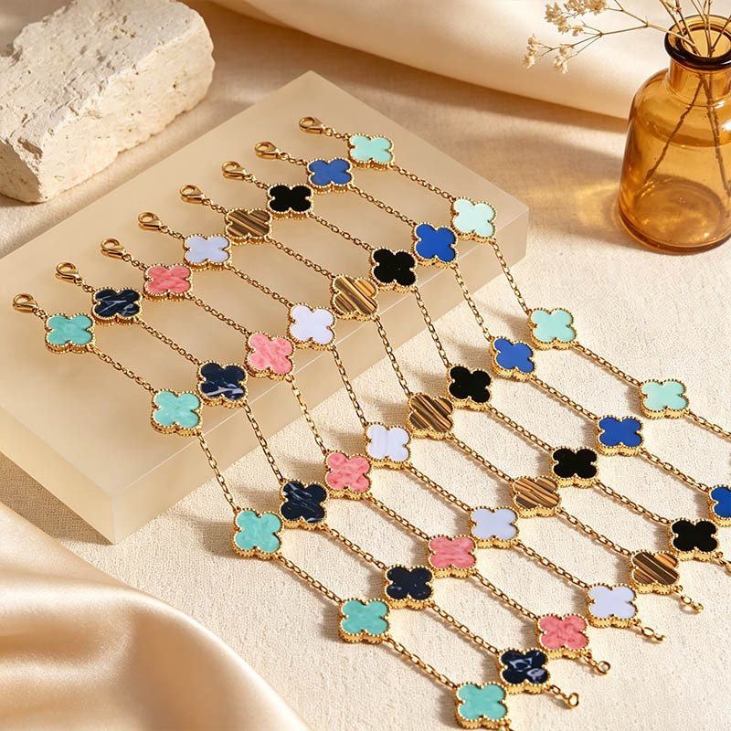 High-end four-leaf clover bracelet for women, featuring a luxurious and elegant design, 18K gold plating, and double-sided mother-of-pearl accents, a lucky charm bracelet for cross-border sales High-end four-leaf clover bracelet for women, featuring a luxurious and elegant design, 18K gold plating, and double-sided mother-of-pearl accents, a lucky charm bracelet for cross-border sales