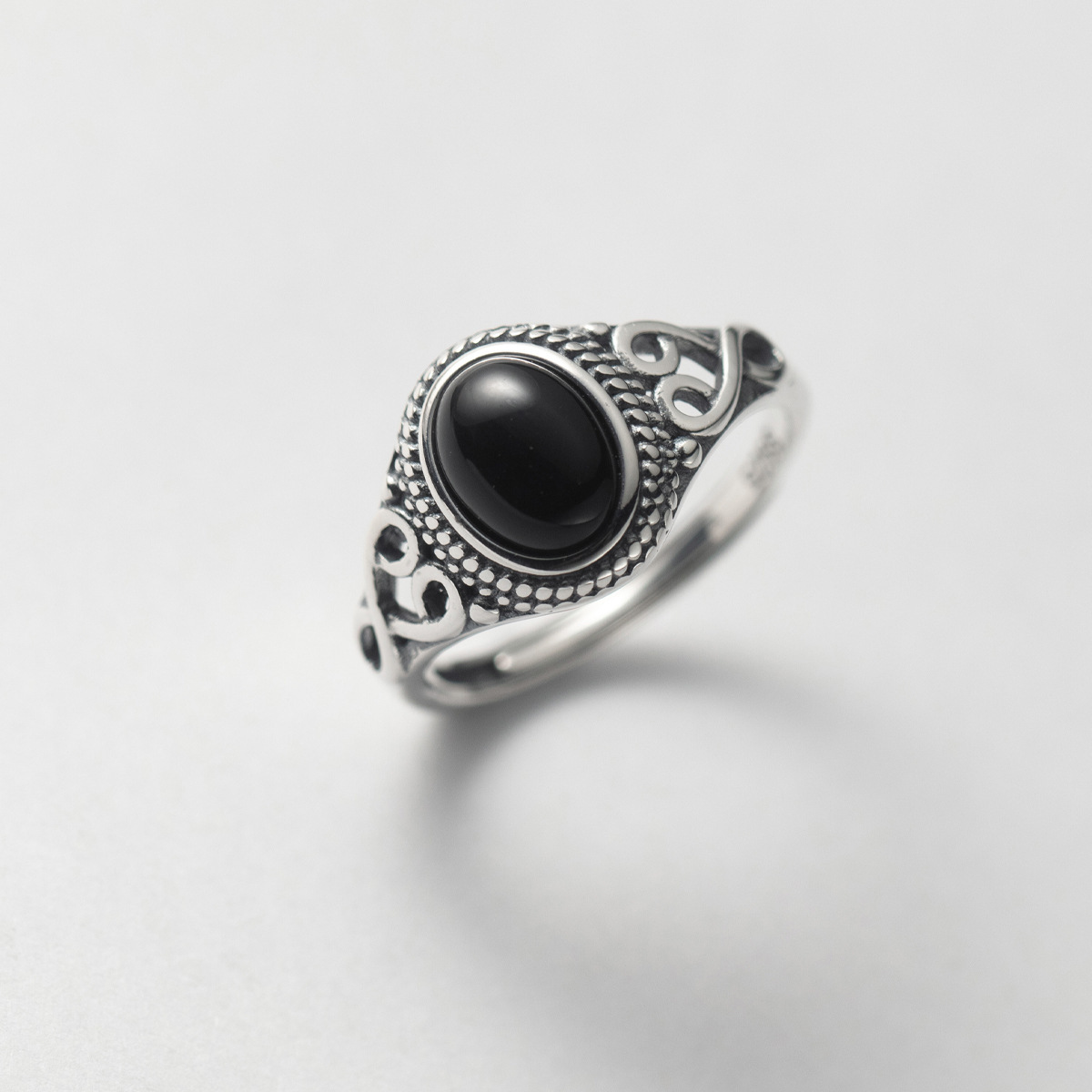 Vintage Style Oval Red And Black Agate Ring Adjustable Ethnic_voghion.com