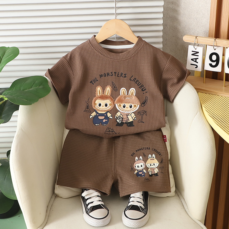 男の子の夏のウサギ2匹の半袖セット2025の新型の洋気の子供の赤ちゃんの夏服は代行します。