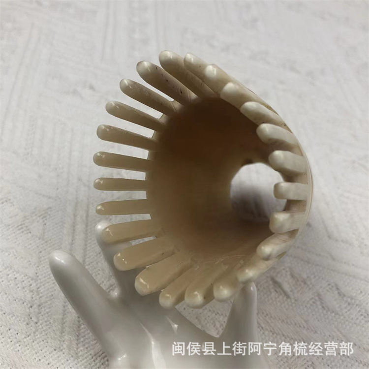 Natural Horn Comb Short Massage Comb with Gua Sha Comb Head Therapy Tool Under 10cm quality and texture