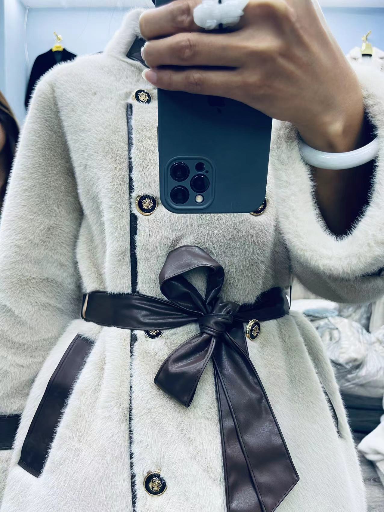 Vêtements pour femmes Manteau mi-long en fourrure de vison pour femmes Vêtements d'extérieur en fourrure de vison nouvelle ceinture de style automne et hiver pour femmes_voghion.com