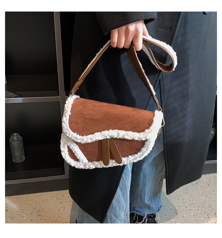Women's Small Plush Solid Color Fashion Saddle Shape Magnetic Buckle Crossbody Bag display picture 6