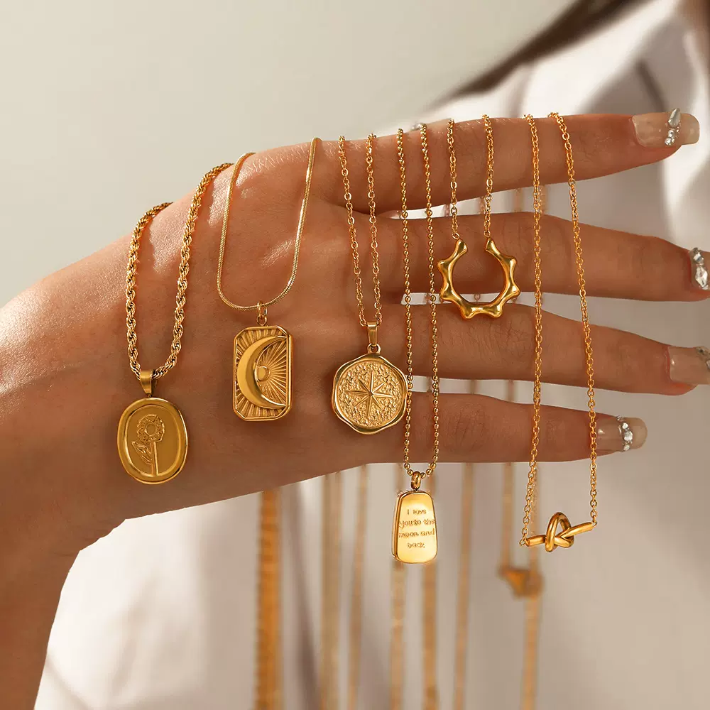 法式复古麻花星星月亮不锈钢项链个性时尚女士金属吊坠钛钢项链