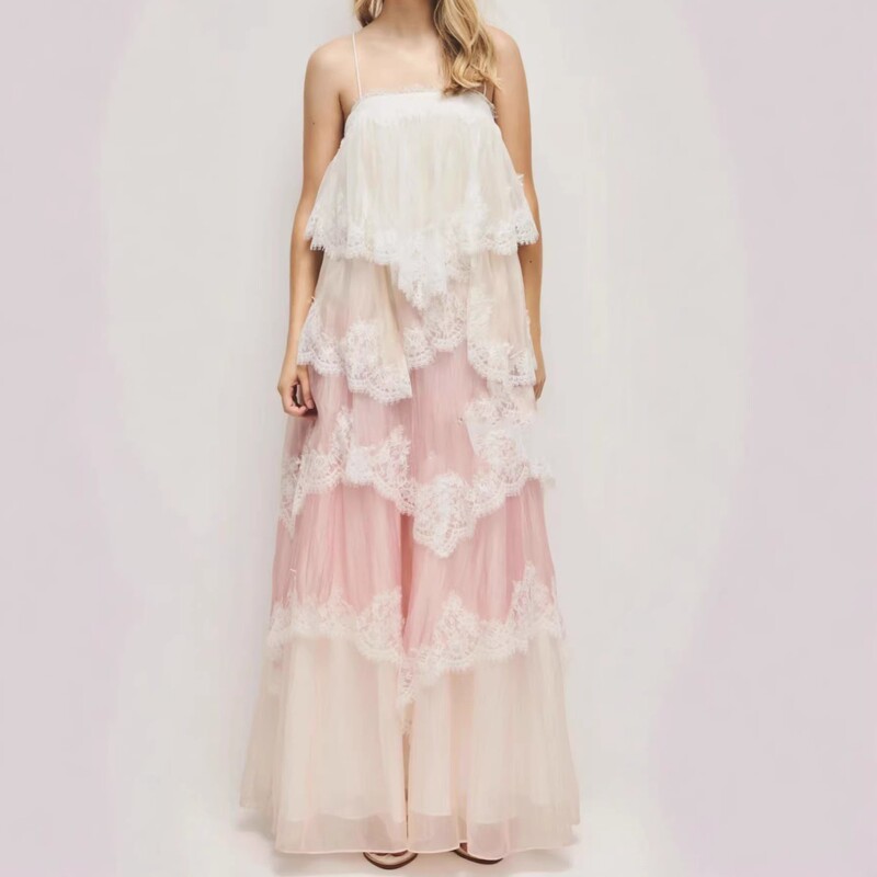 French-style vintage lace gradient dress for women, new summer model, with straps, intricate multi-layered lace stitching, and an elegant long skirt