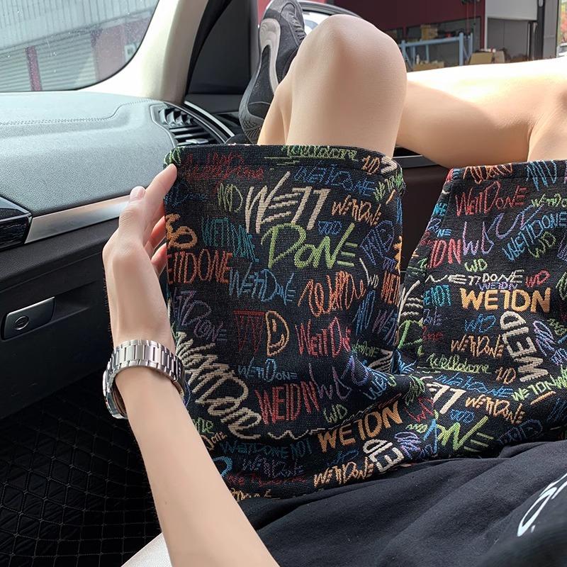 Retro Graffiti Knitted Shorts For Men Loose Summer Beach Pants_voghion.com