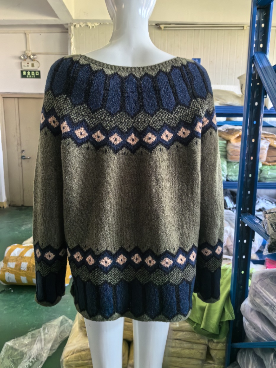 New Sweater Women Wish Hot Sale Round Neck Color Matching Loose Fashion Pullover Knitted Sweater 52 Undefined