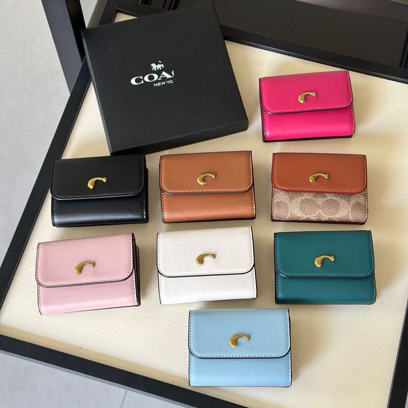 Ole's New 70% off Model Short Wallet with Gift Box, Includes a Small Card Holder and Detachable Wallet, Women's Bag Ole's New 70% off Model Short Wallet with Gift Box, Includes a Small Card Holder and Detachable Wallet, Women's Bag